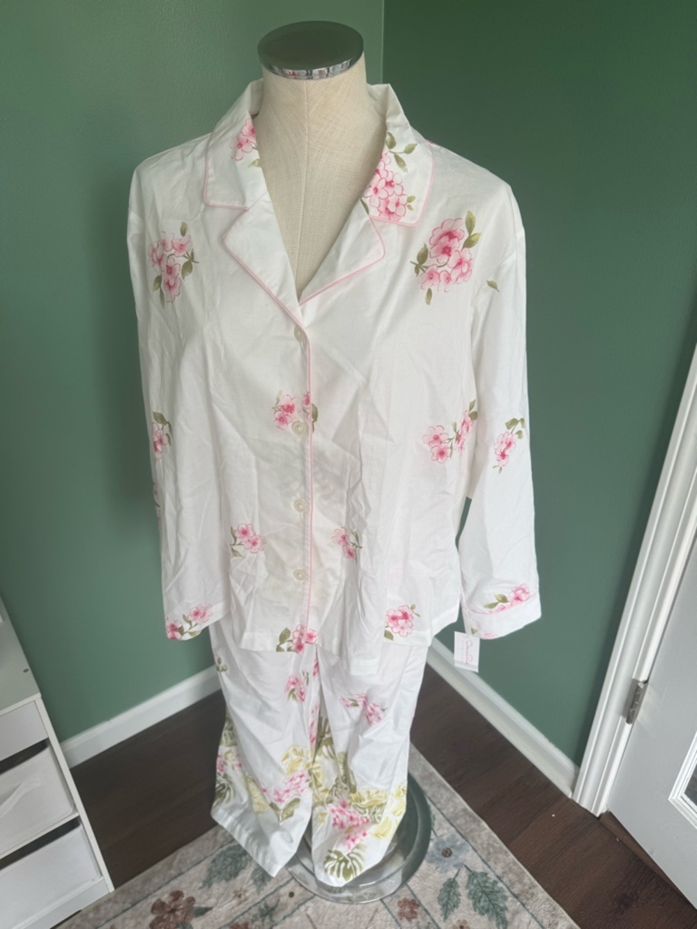 NWT Oscar De La Renta pajamas